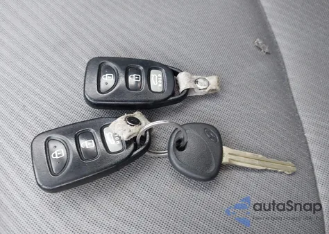 2011 Hyundai Elantra Gls z USA, uszkodzony, nr VIN 5NPDH4AE8BH014973